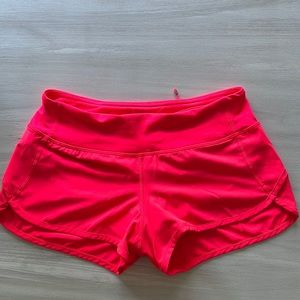 Lululemon 2.5 inch lined SPEED SHORTS